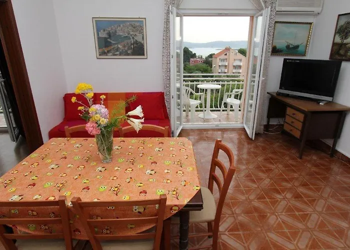 アパート With Parking Space Sveti Filip I Jakov, Biograd - 14706 スベティ・フィリップ・イ・ヤコブ
